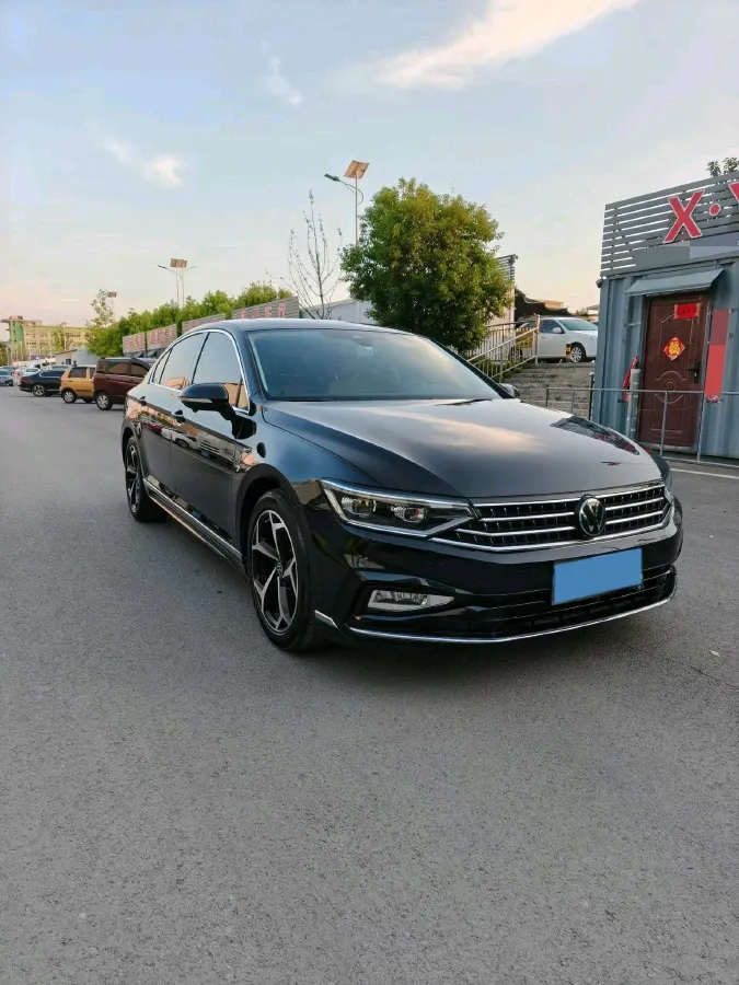 2023 Volkswagen Magotan 2.0T 186HP L4 7DCT,autocango,china used car exporter,china ev exporter,chinese used car exporter,chinese used ev exporter