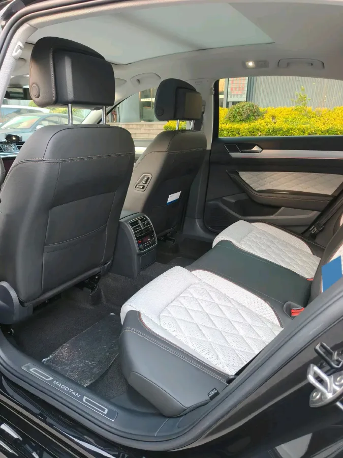 2023 Volkswagen Magotan 2.0T 186HP L4 7DCT,autocango,china used car exporter,china ev exporter,chinese used car exporter,chinese used ev exporter
