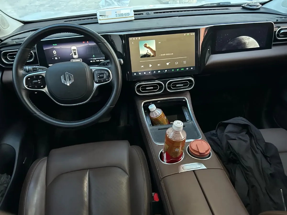 2023 Leapmotor C11 Range Extended 131HP REEV 43.74KWH,autocango,china used car exporter,china ev exporter,chinese used car exporter,chinese used ev exporter