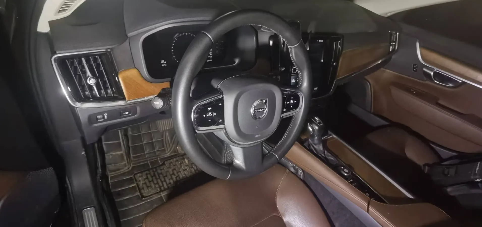 2019 Infiniti Q70 2.0T 211HP L4 7AT,autocango,china used car exporter,china ev exporter,chinese used car exporter,chinese used ev exporter