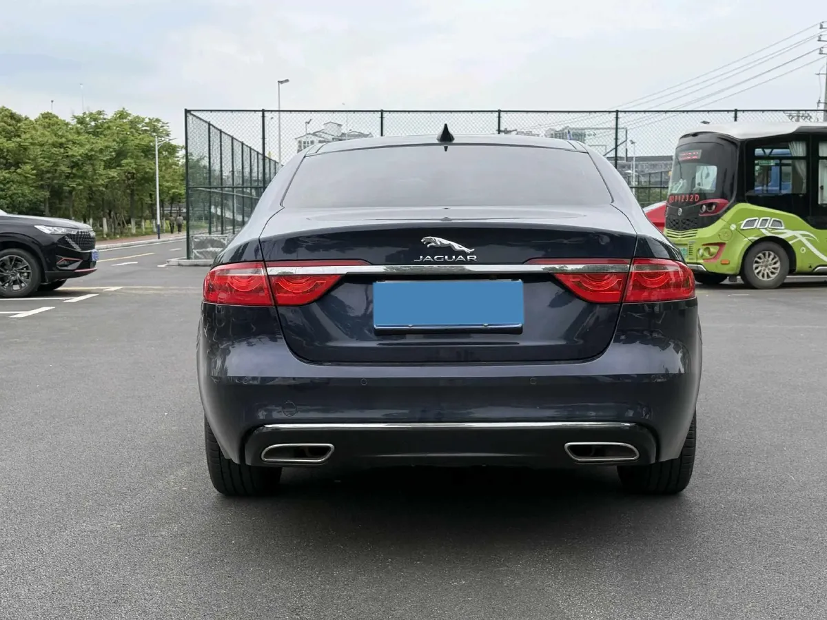 2019 HongQi HS7 3.0T 337HP V6 8AT,autocango,china used car exporter,china ev exporter,chinese used car exporter,chinese used ev exporter