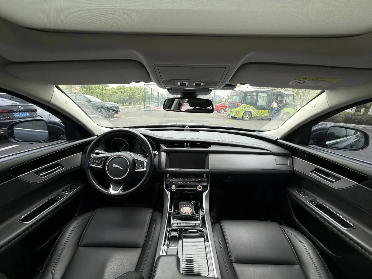 2019 HongQi HS7 3.0T 337HP V6 8AT,autocango,china used car exporter,china ev exporter,chinese used car exporter,chinese used ev exporter