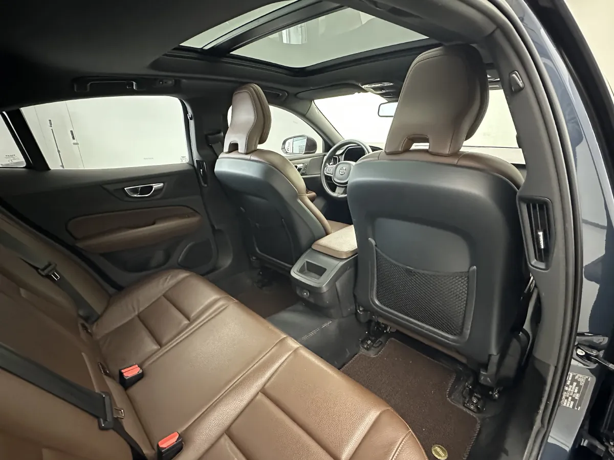 2021 Volvo S60 2.0T 190HP L4 8AT,autocango,china used car exporter,china ev exporter,chinese used car exporter,chinese used ev exporter