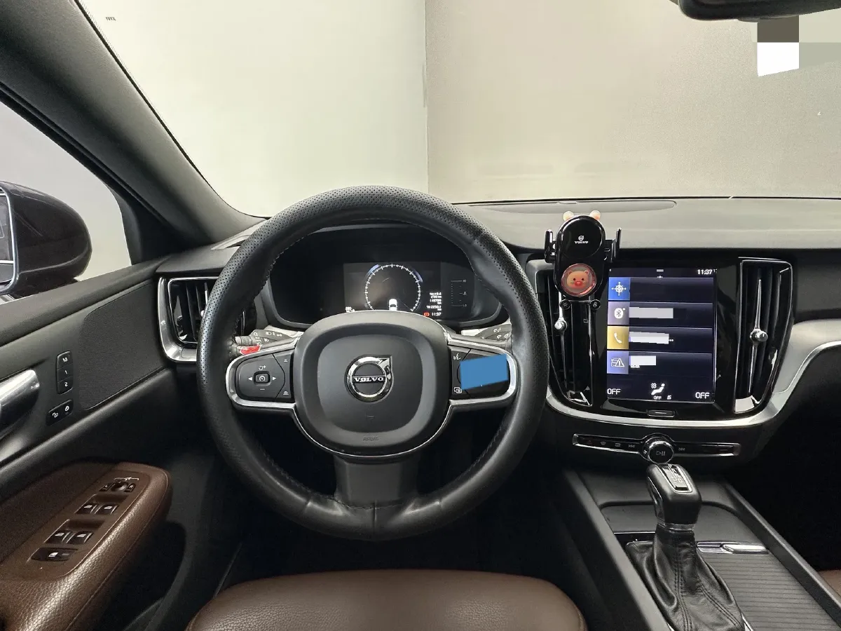 2021 Volvo S60 2.0T 190HP L4 8AT,autocango,china used car exporter,china ev exporter,chinese used car exporter,chinese used ev exporter