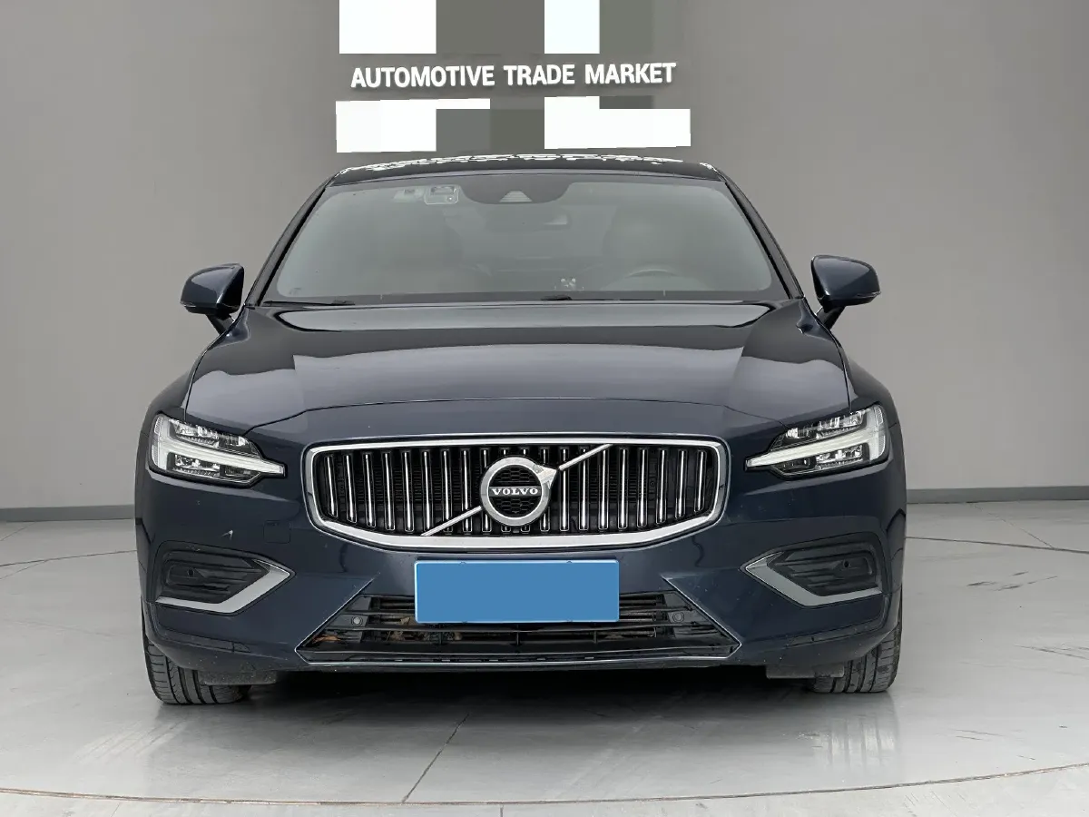 2021 Volvo S60 2.0T 190HP L4 8AT,autocango,china used car exporter,china ev exporter,chinese used car exporter,chinese used ev exporter
