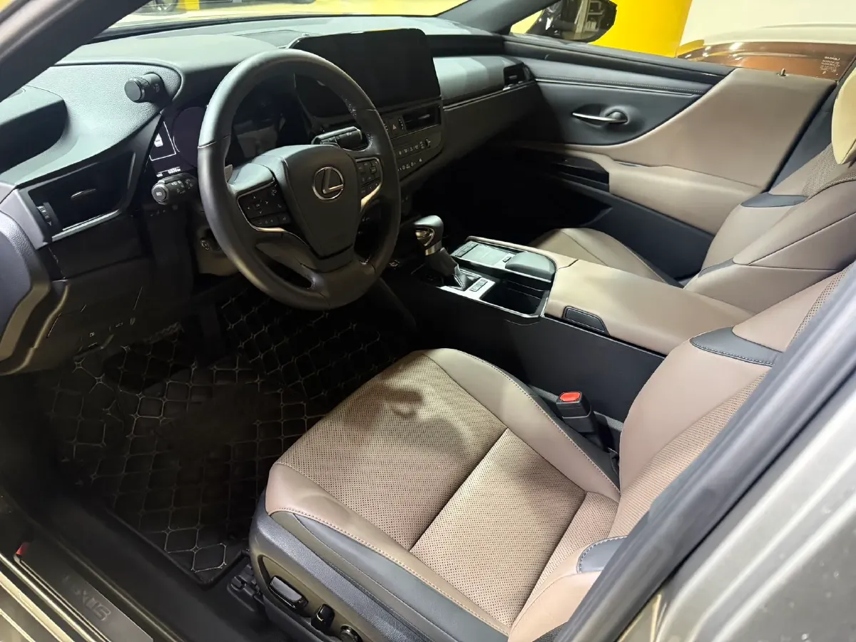 2021 Lexus ES 2.0L 173HP L4 CVT,autocango,china used car exporter,china ev exporter,chinese used car exporter,chinese used ev exporter