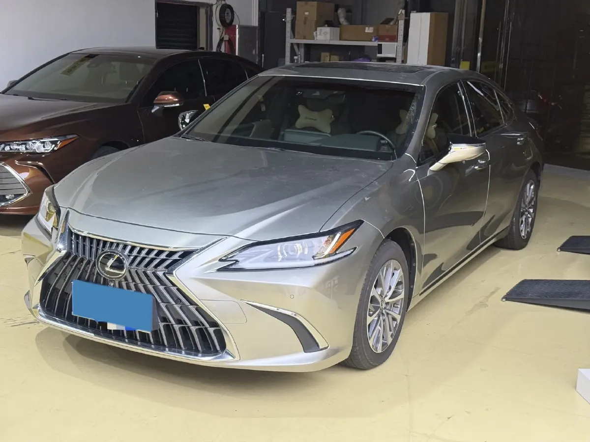 2021 Lexus ES 2.0L 173HP L4 CVT,autocango,china used car exporter,china ev exporter,chinese used car exporter,chinese used ev exporter