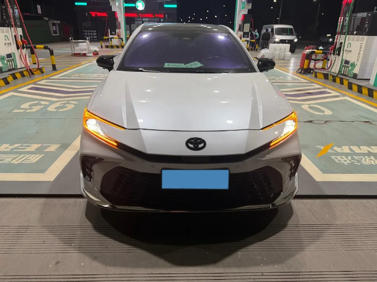 2024 Toyota Camry 2.0L 152HP L4 E-CVT Hybrid,autocango,china used car exporter,china ev exporter,chinese used car exporter,chinese used ev exporter