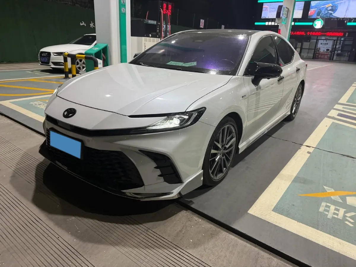 2024 Toyota Camry 2.0L 152HP L4 E-CVT Hybrid,autocango,china used car exporter,china ev exporter,chinese used car exporter,chinese used ev exporter