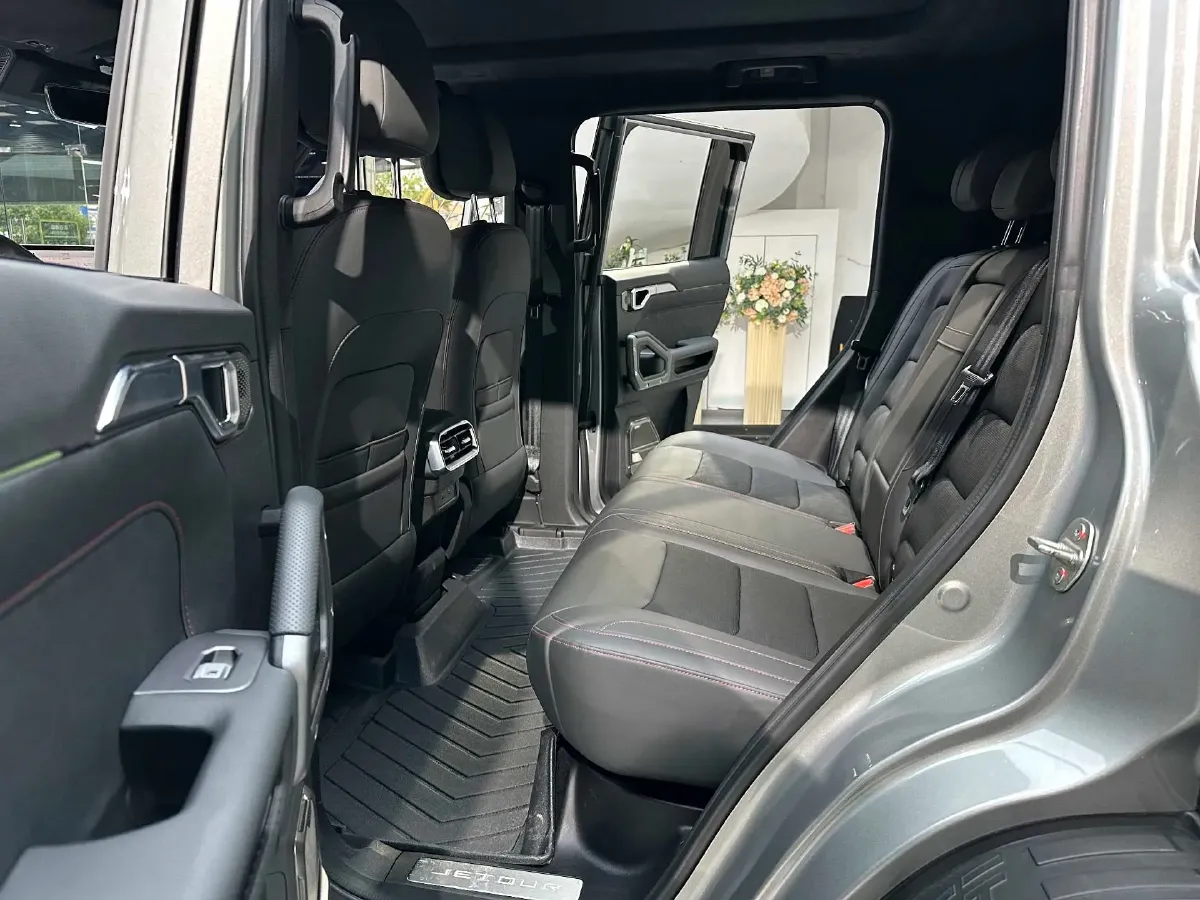 2024 Jetour ShanHai TravellerC-DM 1.5T 156HP L4 3DHT PHEV 43.24KWH,autocango,china used car exporter,china ev exporter,chinese used car exporter,chinese used ev exporter