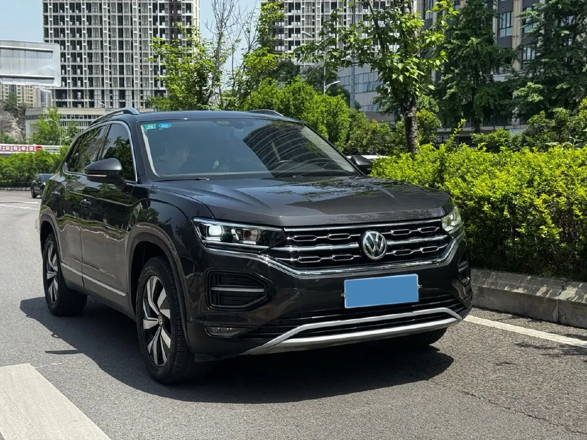 2019 Jeep Cherokee 2.0T 234HP L4 9AT,autocango,china used car exporter,china ev exporter,chinese used car exporter,chinese used ev exporter