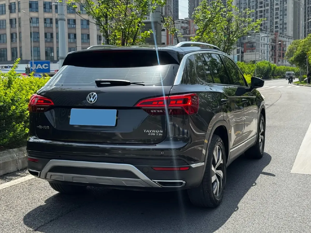 2019 Jeep Cherokee 2.0T 234HP L4 9AT,autocango,china used car exporter,china ev exporter,chinese used car exporter,chinese used ev exporter