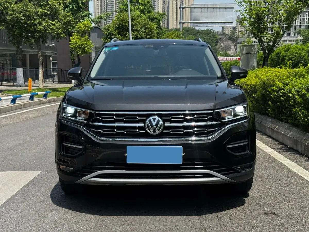 2019 Jeep Cherokee 2.0T 234HP L4 9AT,autocango,china used car exporter,china ev exporter,chinese used car exporter,chinese used ev exporter