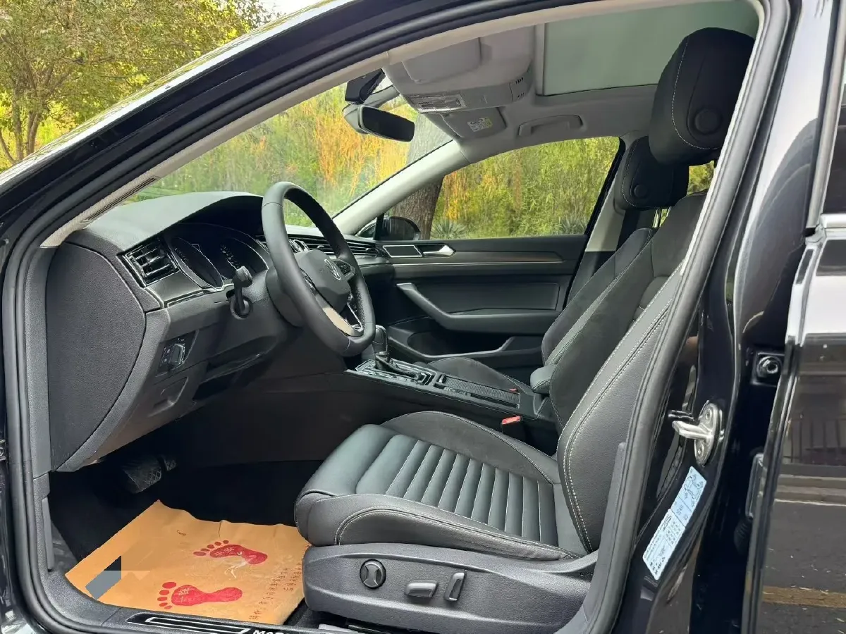 2020 Volkswagen Magotan 2.0T 186HP L4 7DCT,autocango,china used car exporter,china ev exporter,chinese used car exporter,chinese used ev exporter