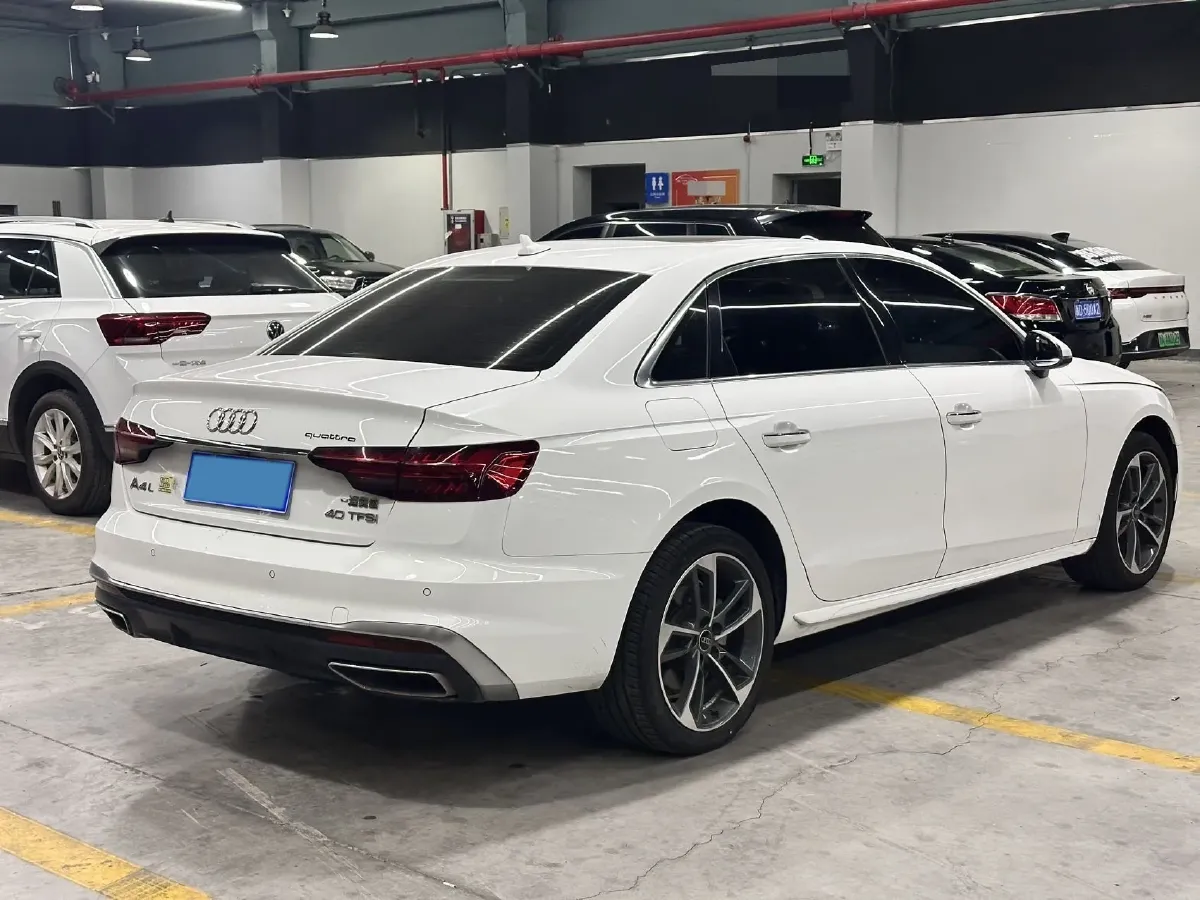 2022 Audi A4L 2.0T 190HP L4 7DCT,autocango,china used car exporter,china ev exporter,chinese used car exporter,chinese used ev exporter