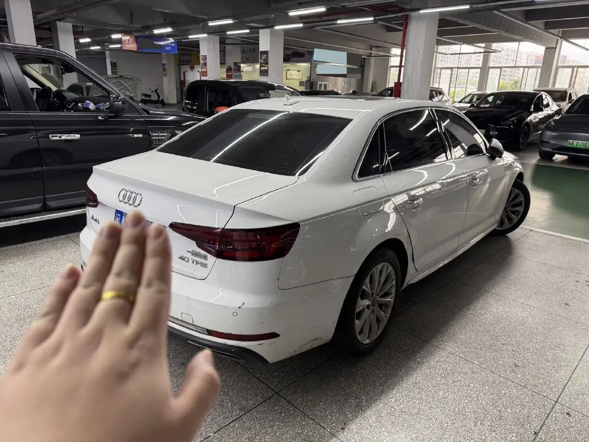 2019 Audi A4L 2.0T 190HP L4 7DCT,autocango,china used car exporter,china ev exporter,chinese used car exporter,chinese used ev exporter