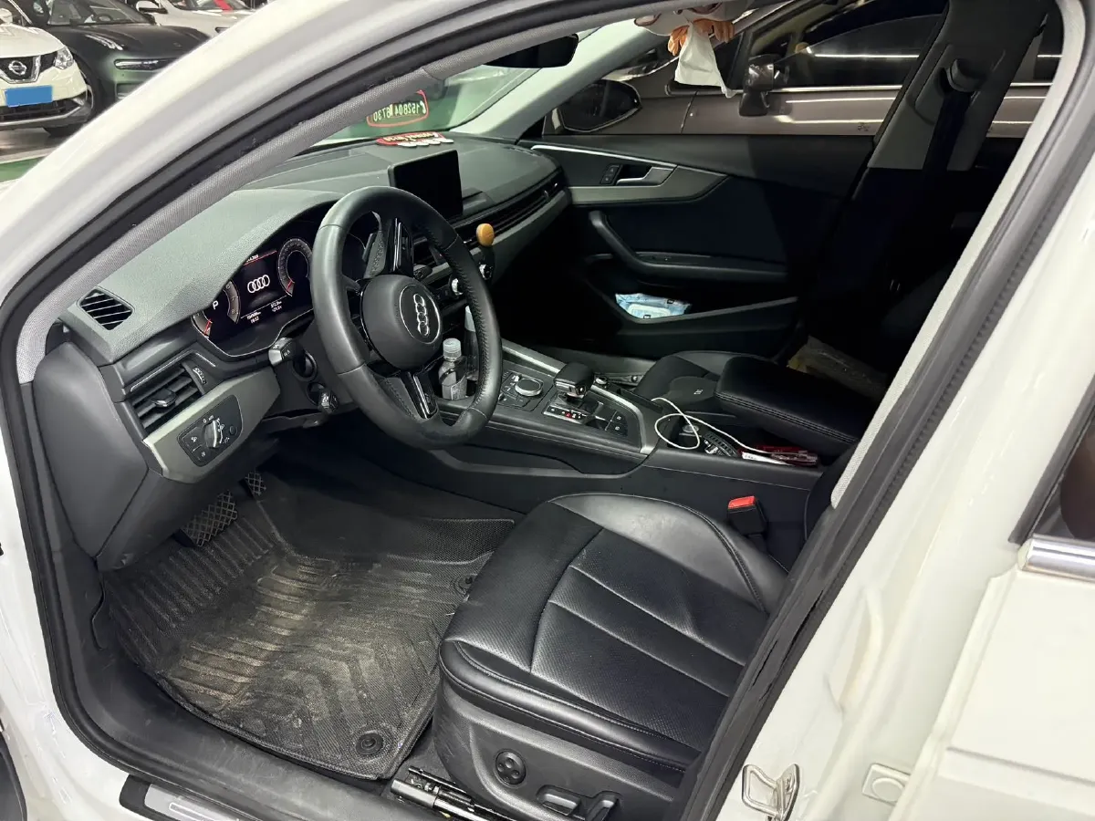 2019 Audi A4L 2.0T 190HP L4 7DCT,autocango,china used car exporter,china ev exporter,chinese used car exporter,chinese used ev exporter