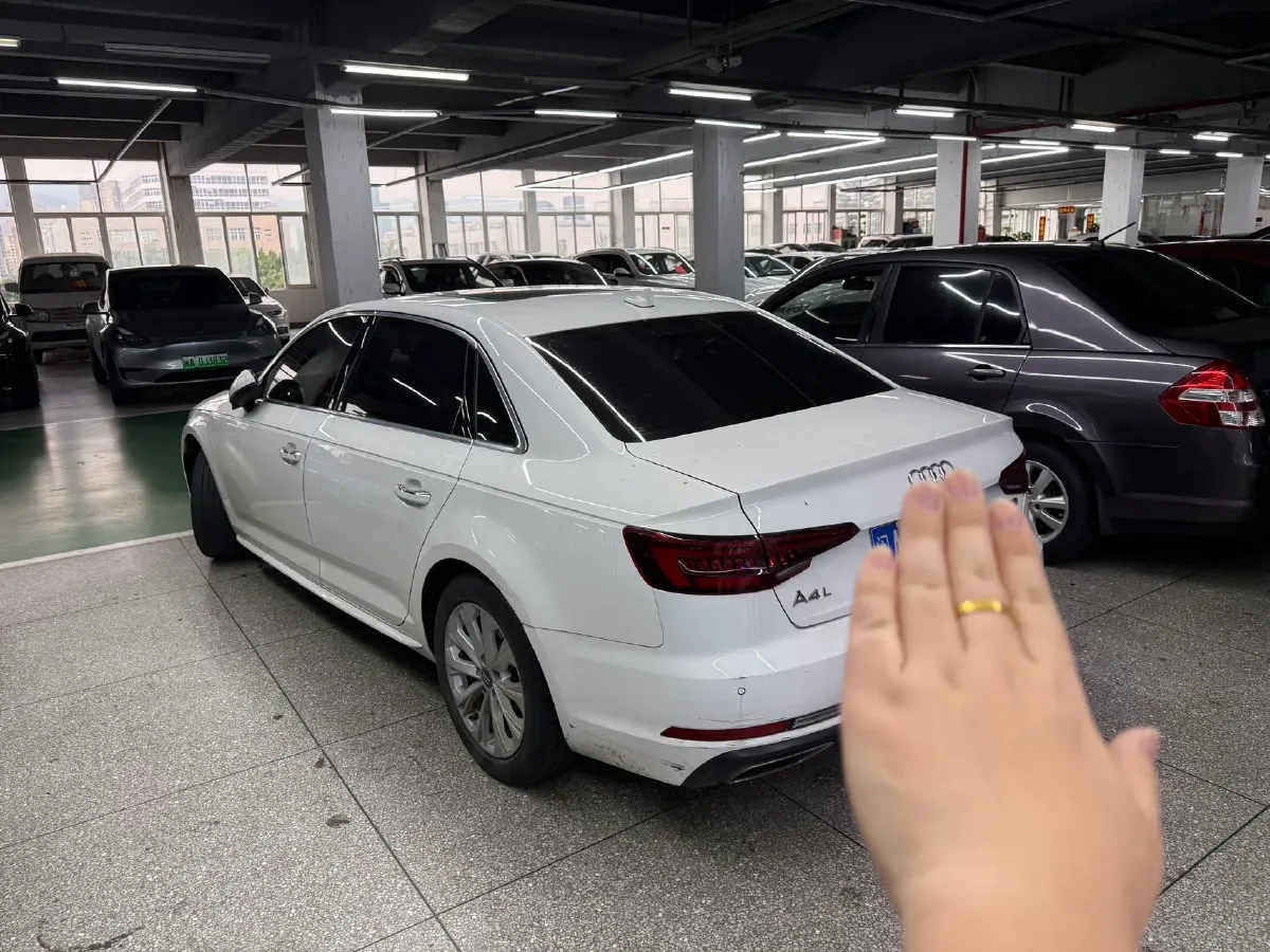 2019 Audi A4L 2.0T 190HP L4 7DCT,autocango,china used car exporter,china ev exporter,chinese used car exporter,chinese used ev exporter