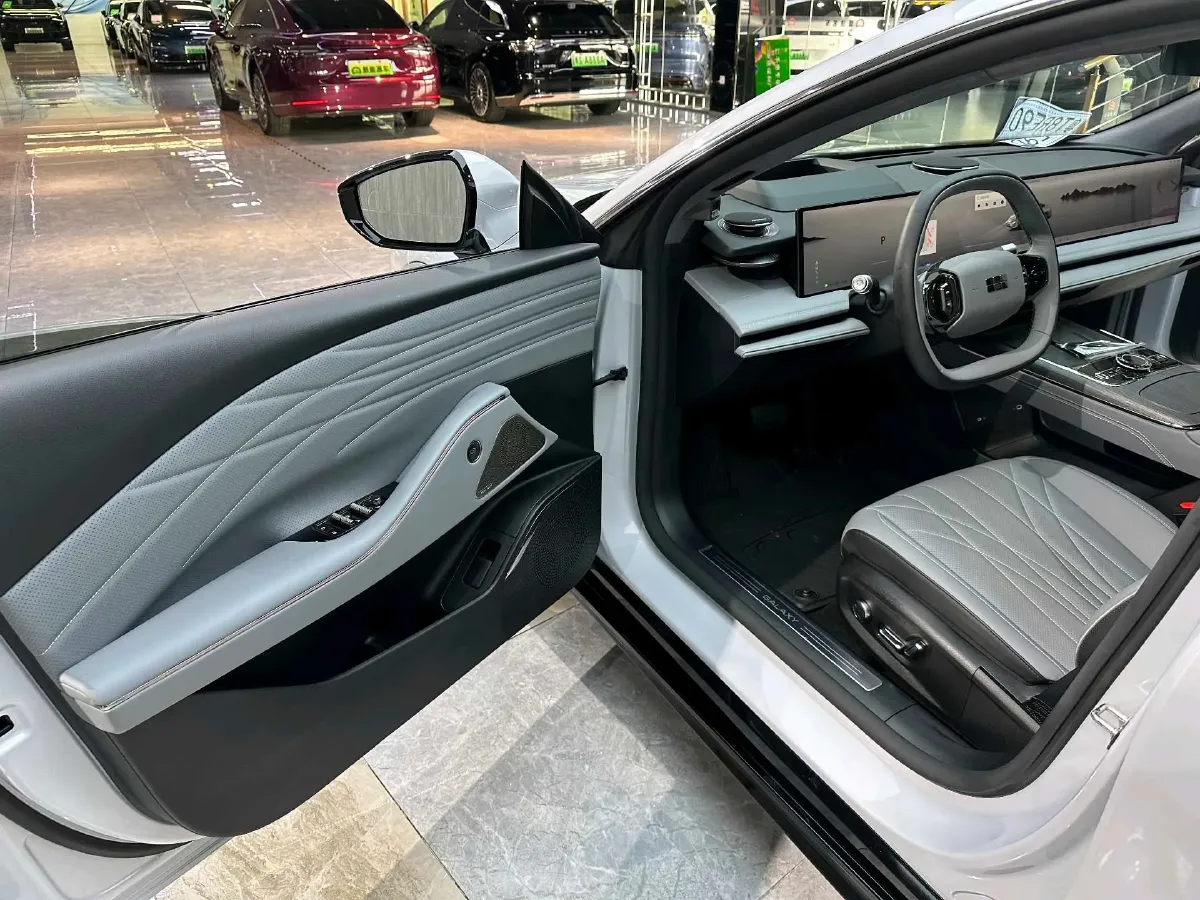 2025 Geely Galaxy E8 BEV 76KWH,autocango,china used car exporter,china ev exporter,chinese used car exporter,chinese used ev exporter