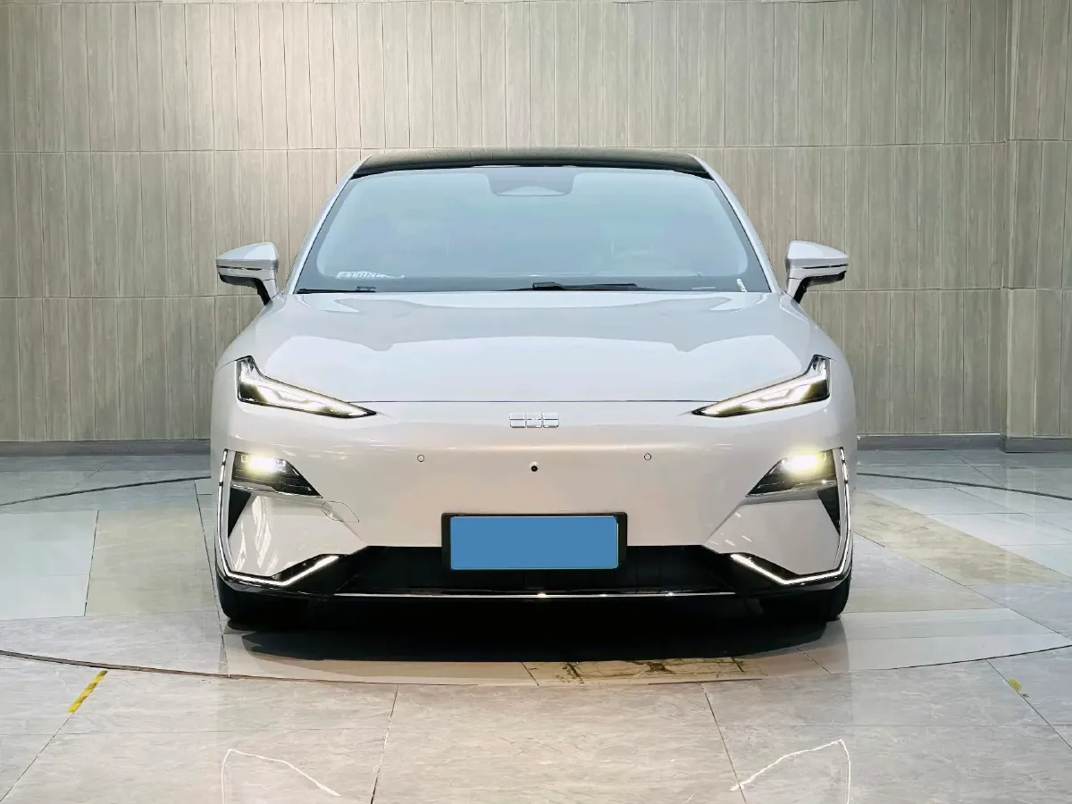 2025 Geely Galaxy E8 BEV 76KWH,autocango,china used car exporter,china ev exporter,chinese used car exporter,chinese used ev exporter