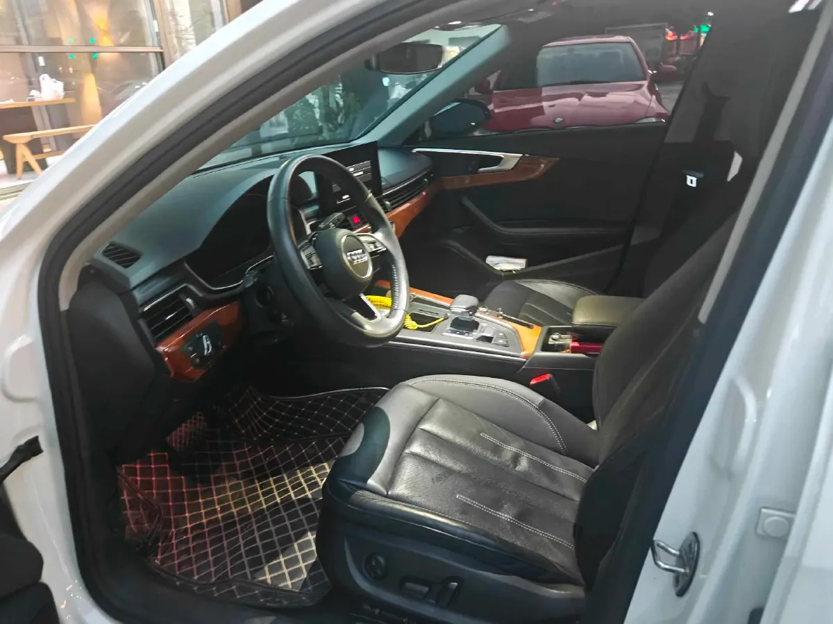 2020 Audi A4L 2.0T 190HP L4 7DCT,autocango,china used car exporter,china ev exporter,chinese used car exporter,chinese used ev exporter