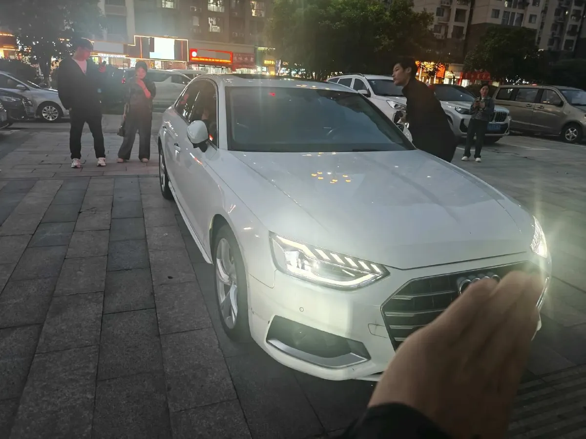 2020 Audi A4L 2.0T 190HP L4 7DCT,autocango,china used car exporter,china ev exporter,chinese used car exporter,chinese used ev exporter