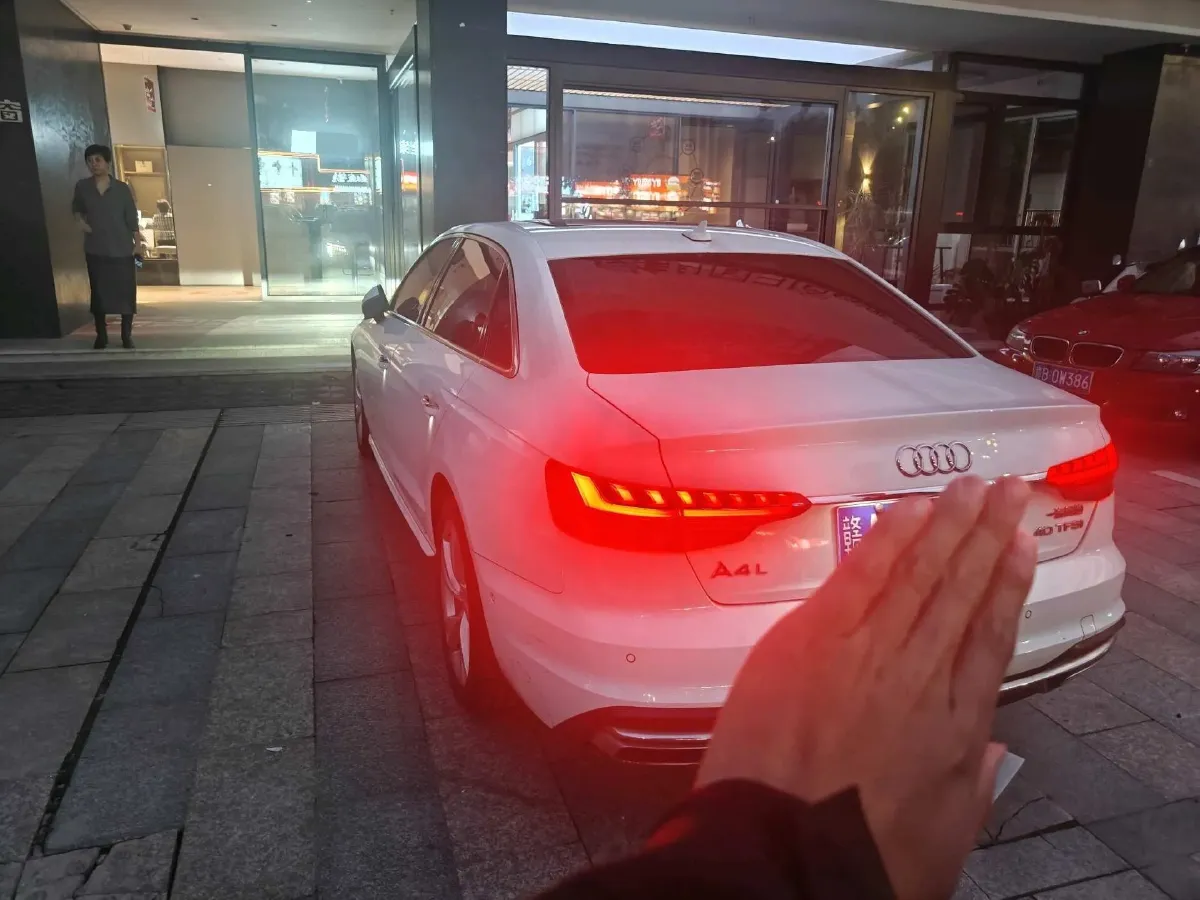 2020 Audi A4L 2.0T 190HP L4 7DCT,autocango,china used car exporter,china ev exporter,chinese used car exporter,chinese used ev exporter