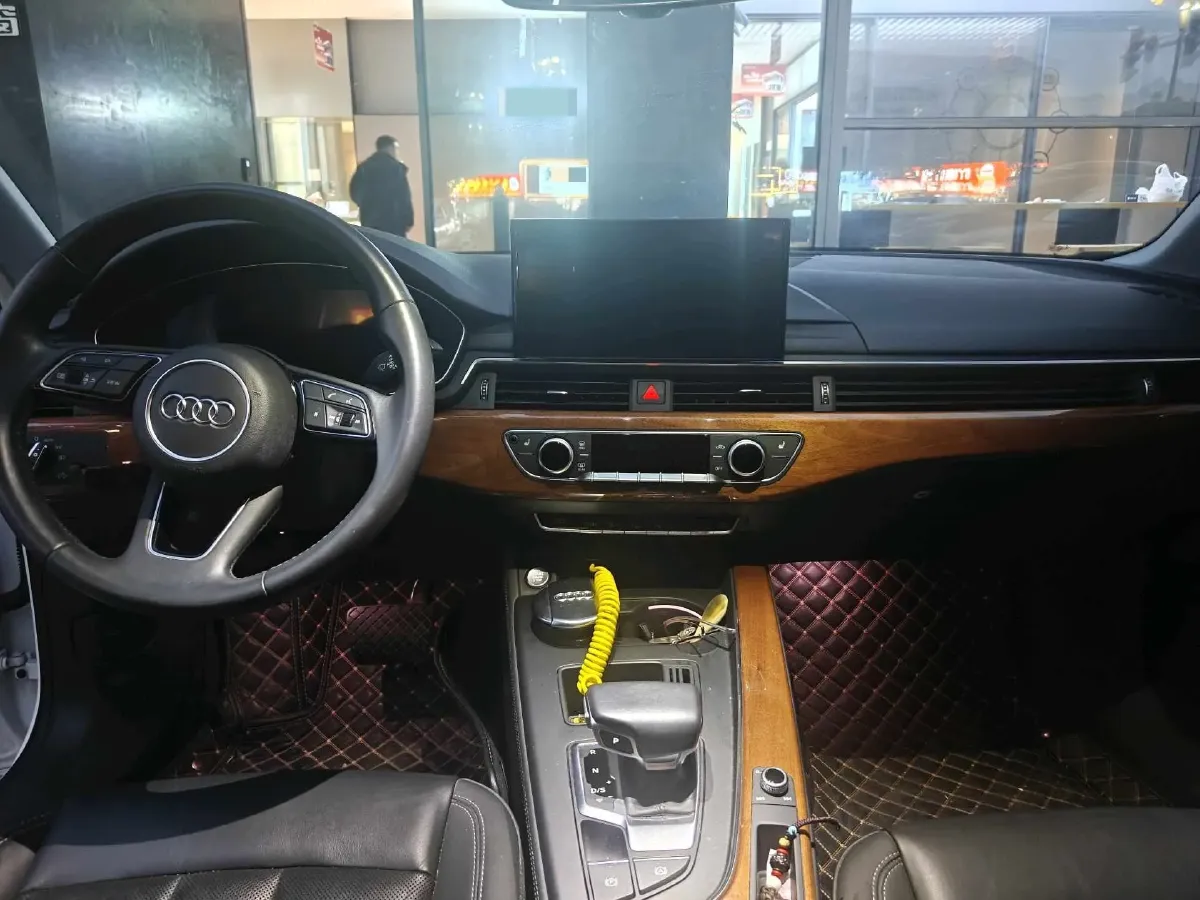 2020 Audi A4L 2.0T 190HP L4 7DCT,autocango,china used car exporter,china ev exporter,chinese used car exporter,chinese used ev exporter