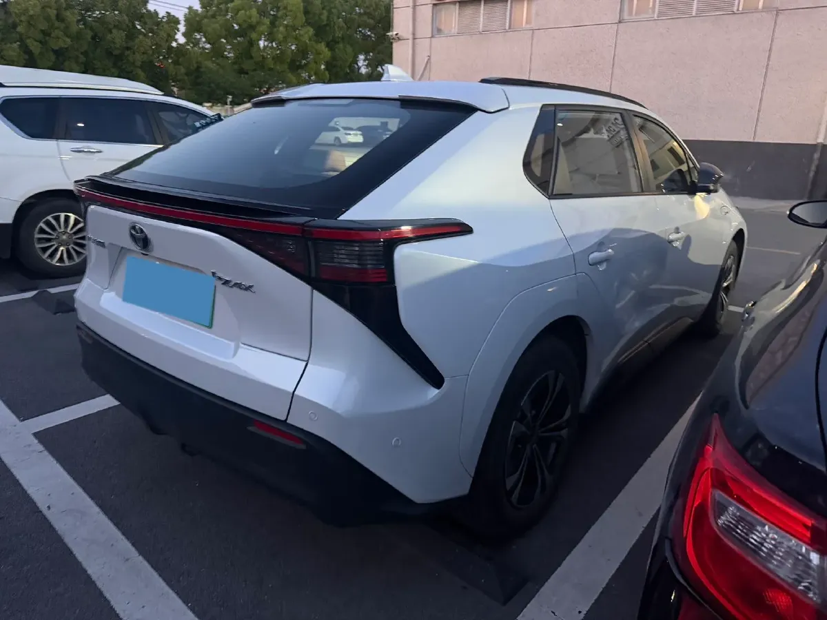 2022 Toyota bZ4X BEV 66.7KWH,autocango,china used car exporter,china ev exporter,chinese used car exporter,chinese used ev exporter