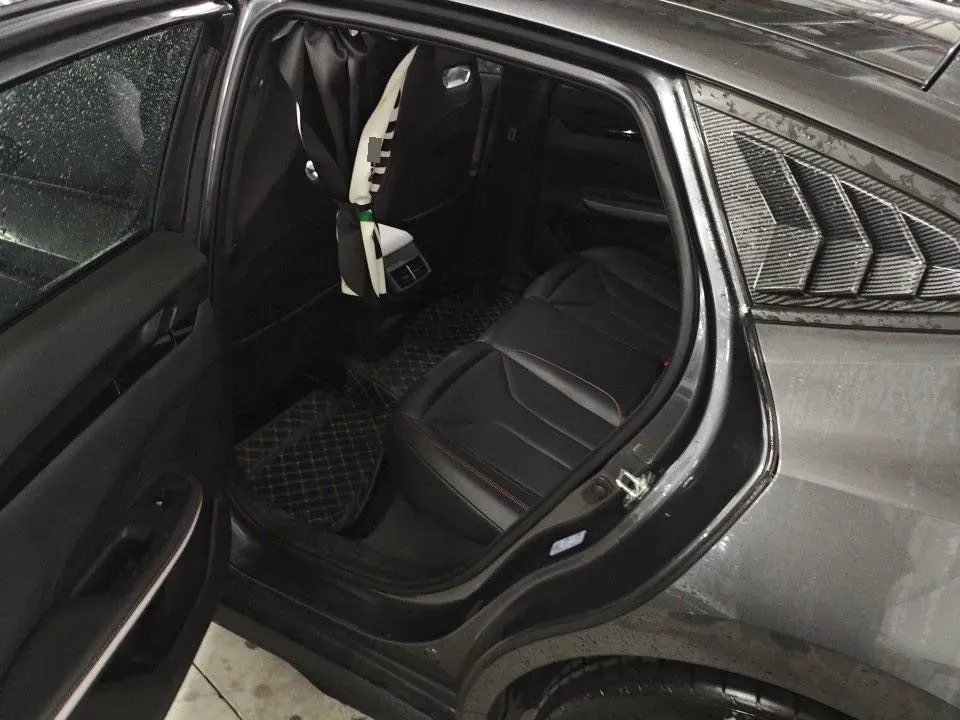 2023 ChangAn UNI-V 1.5T 188HP L4 7DCT,autocango,china used car exporter,china ev exporter,chinese used car exporter,chinese used ev exporter