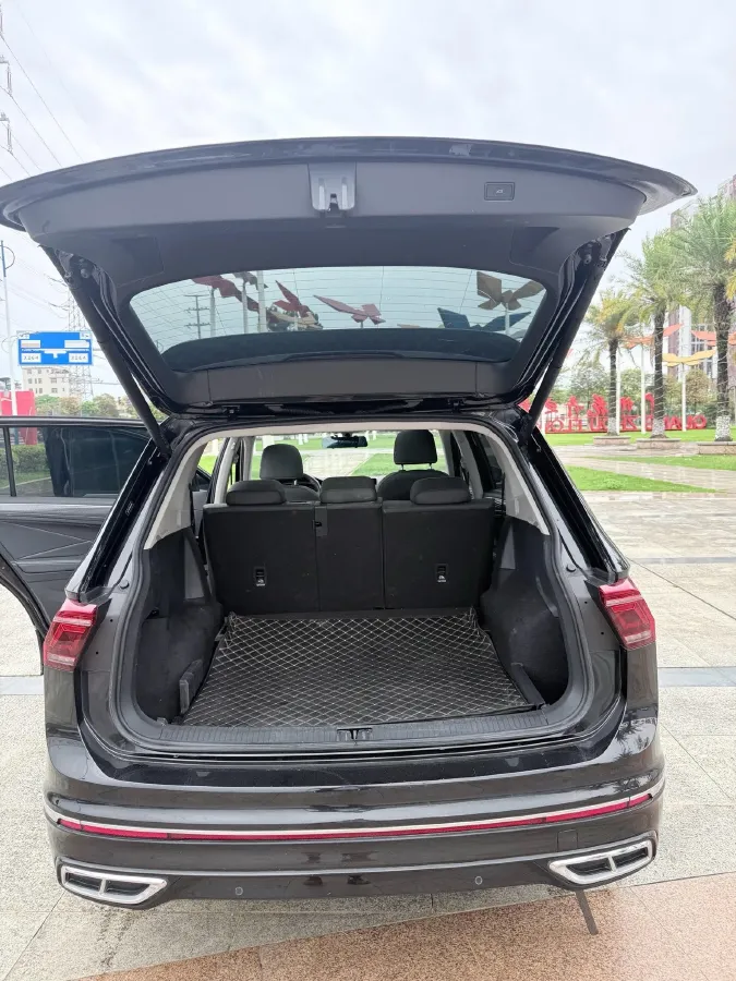 2024 Volkswagen Tiguan L 2.0T 186HP L4 7DCT,autocango,china used car exporter,china ev exporter,chinese used car exporter,chinese used ev exporter