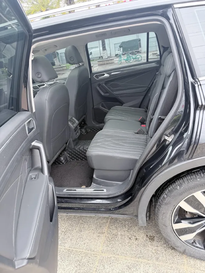 2024 Volkswagen Tiguan L 2.0T 186HP L4 7DCT,autocango,china used car exporter,china ev exporter,chinese used car exporter,chinese used ev exporter