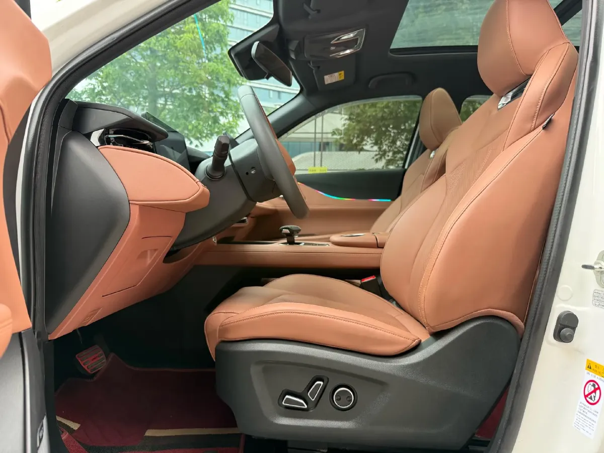 2025 ChangAn UNI-Z 1.5T 188HP L4 7DCT,autocango,china used car exporter,china ev exporter,chinese used car exporter,chinese used ev exporter