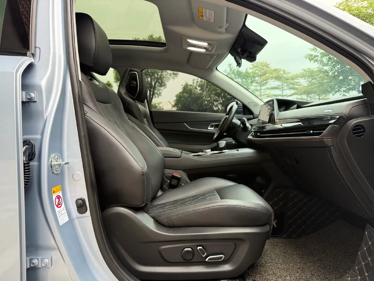 2021 ChangAn UNI-K 2.0T 233HP L4 8AT,autocango,china used car exporter,china ev exporter,chinese used car exporter,chinese used ev exporter