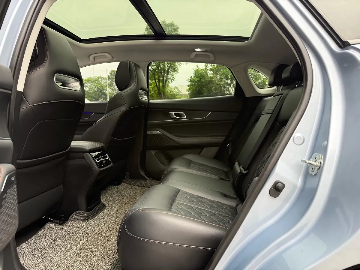 2021 ChangAn UNI-K 2.0T 233HP L4 8AT,autocango,china used car exporter,china ev exporter,chinese used car exporter,chinese used ev exporter