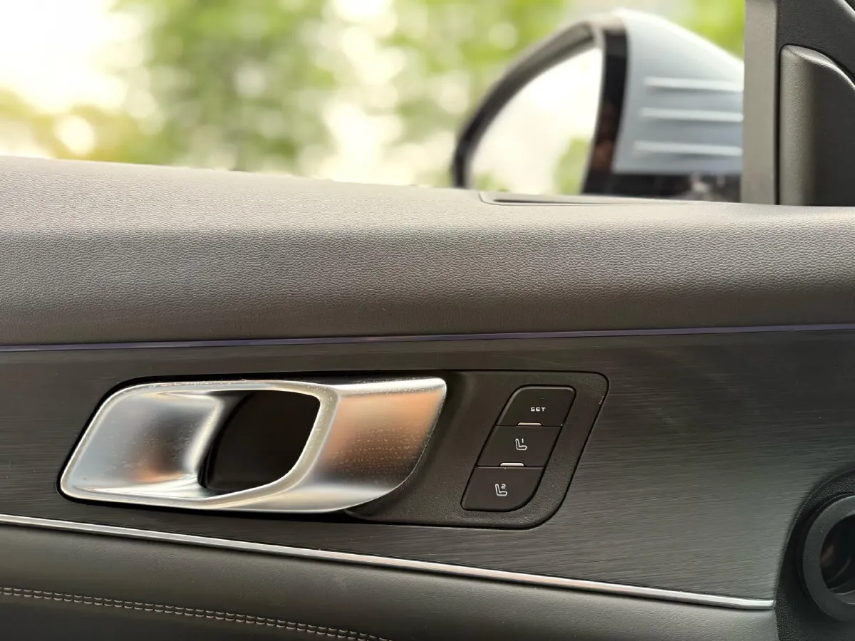 2021 ChangAn UNI-K 2.0T 233HP L4 8AT,autocango,china used car exporter,china ev exporter,chinese used car exporter,chinese used ev exporter