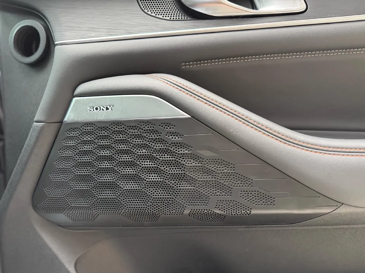 2021 ChangAn UNI-K 2.0T 233HP L4 8AT,autocango,china used car exporter,china ev exporter,chinese used car exporter,chinese used ev exporter