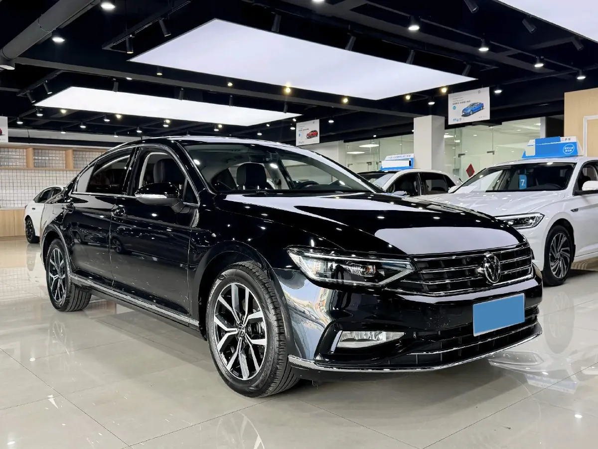 2020 Volkswagen Magotan 2.0T 186HP L4 7DCT,autocango,china used car exporter,china ev exporter,chinese used car exporter,chinese used ev exporter