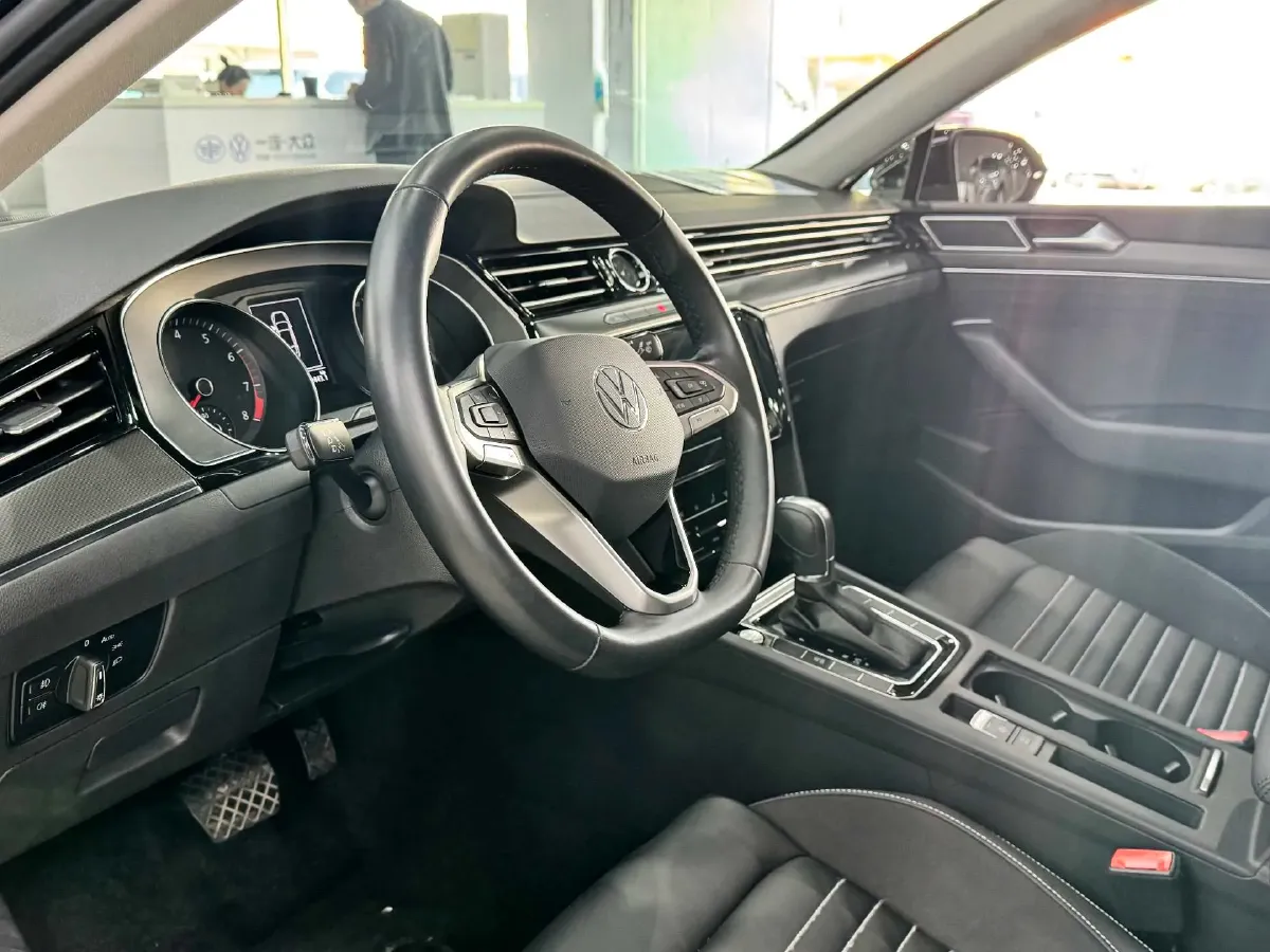 2020 Volkswagen Magotan 2.0T 186HP L4 7DCT,autocango,china used car exporter,china ev exporter,chinese used car exporter,chinese used ev exporter