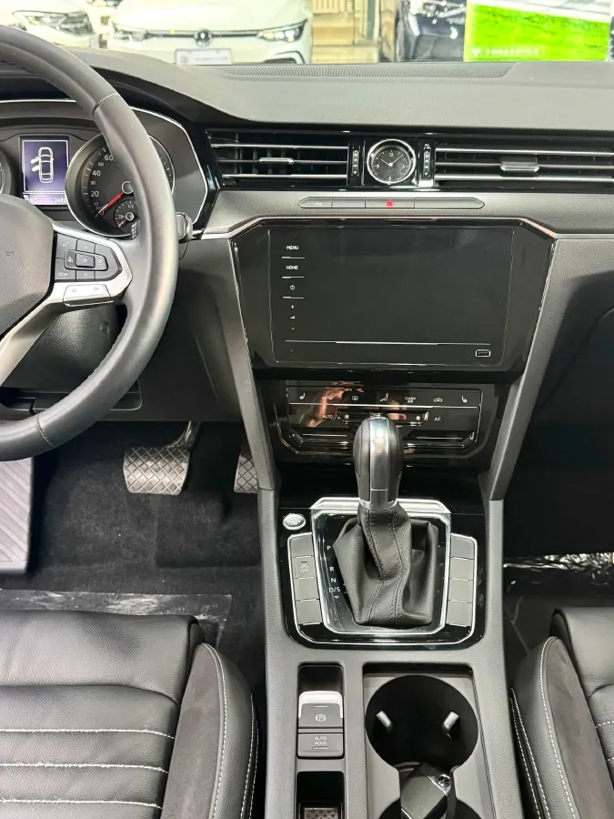 2020 Volkswagen Magotan 2.0T 186HP L4 7DCT,autocango,china used car exporter,china ev exporter,chinese used car exporter,chinese used ev exporter