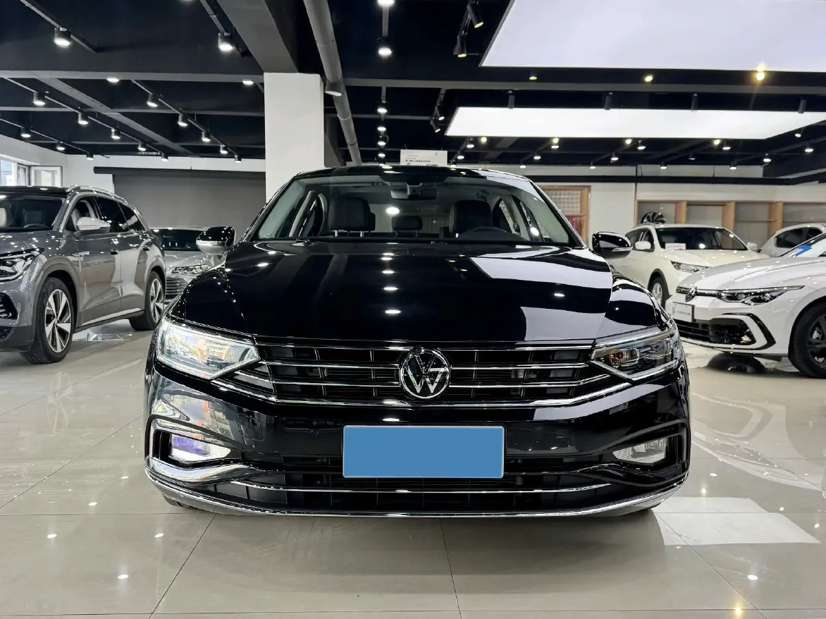 2020 Volkswagen Magotan 2.0T 186HP L4 7DCT,autocango,china used car exporter,china ev exporter,chinese used car exporter,chinese used ev exporter