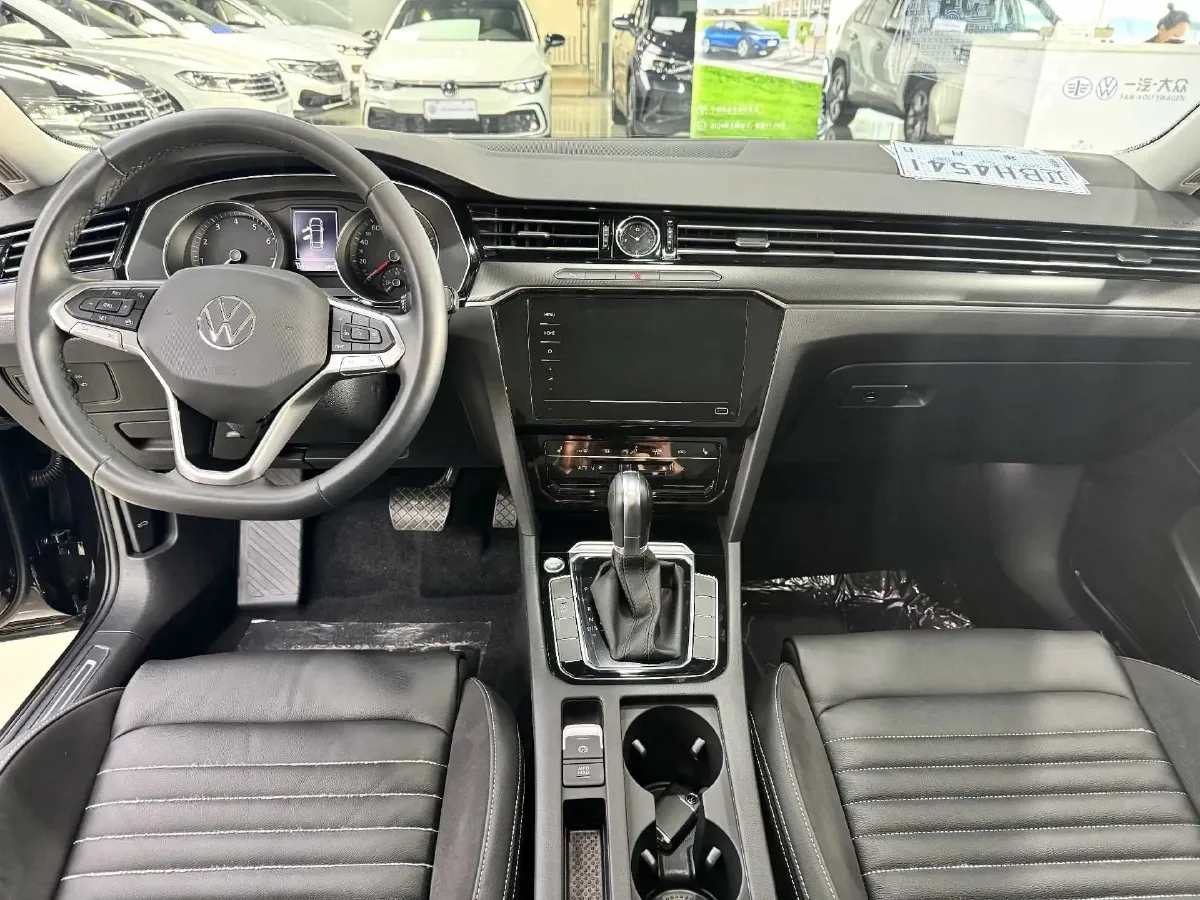 2020 Volkswagen Magotan 2.0T 186HP L4 7DCT,autocango,china used car exporter,china ev exporter,chinese used car exporter,chinese used ev exporter