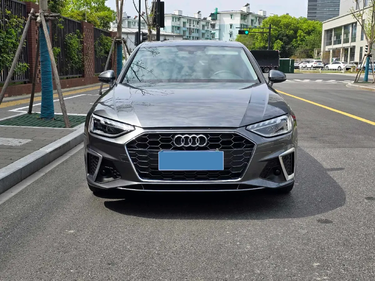 2020 Audi A4L 2.0T 190HP L4 7DCT,autocango,china used car exporter,china ev exporter,chinese used car exporter,chinese used ev exporter