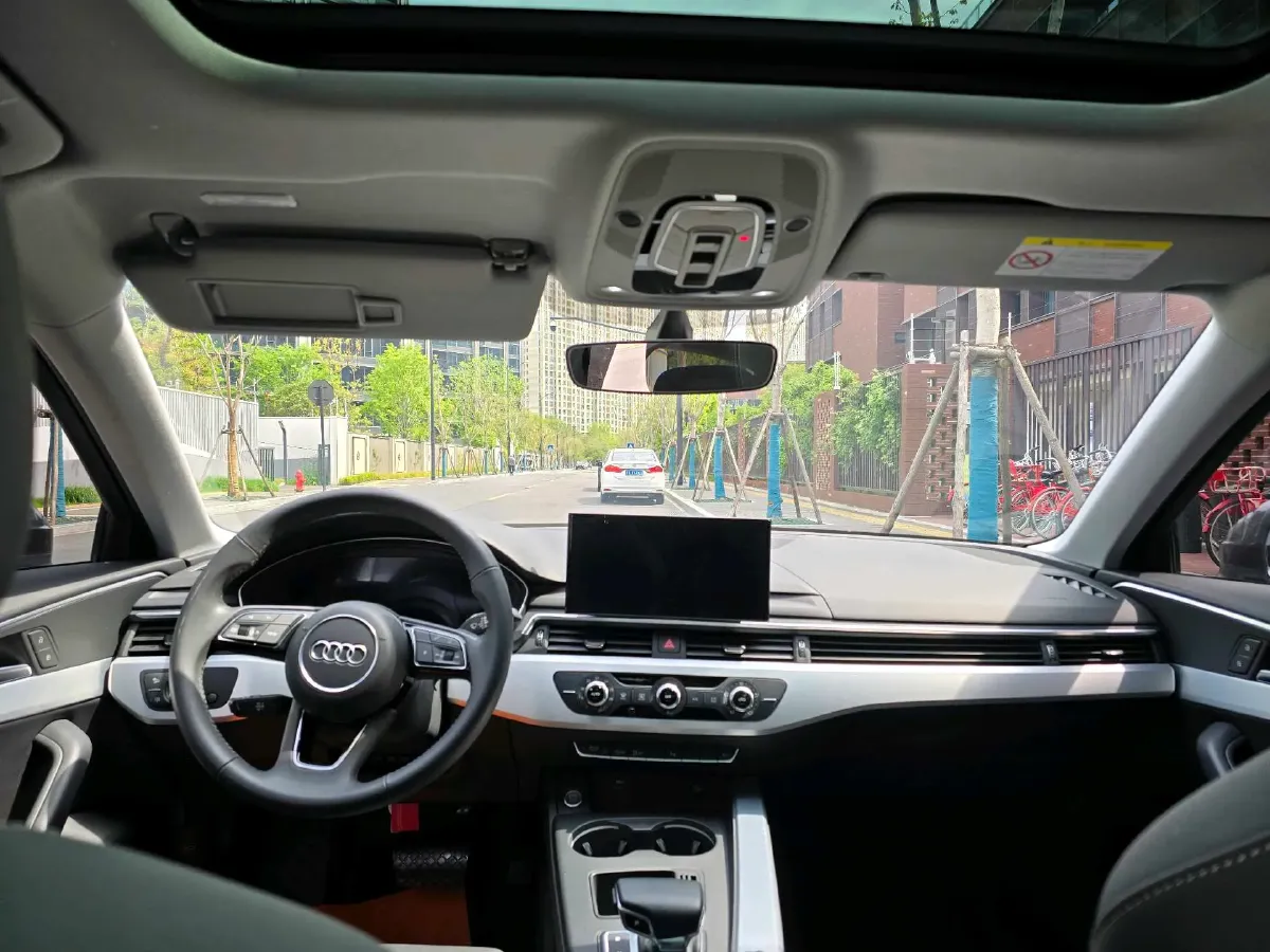 2020 Audi A4L 2.0T 190HP L4 7DCT,autocango,china used car exporter,china ev exporter,chinese used car exporter,chinese used ev exporter