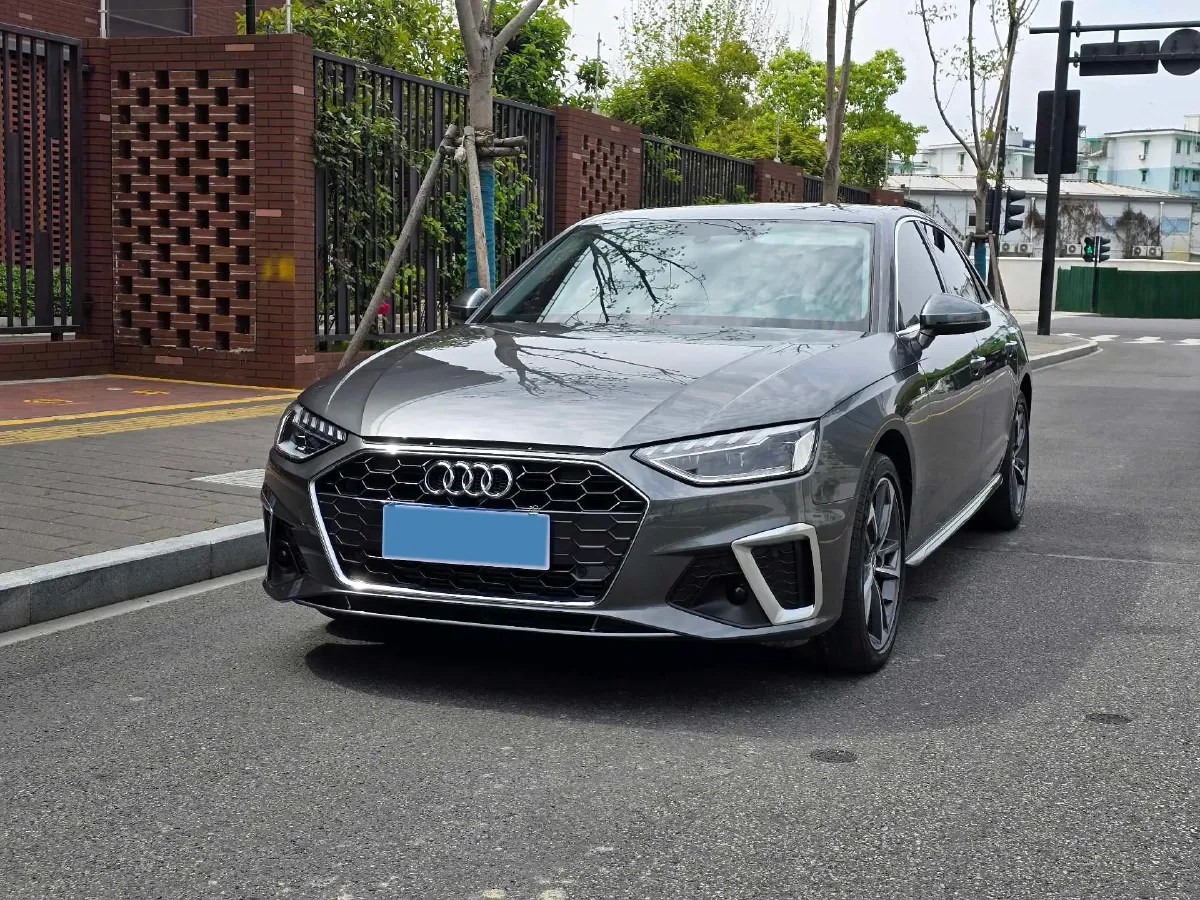 2020 Audi A4L 2.0T 190HP L4 7DCT,autocango,china used car exporter,china ev exporter,chinese used car exporter,chinese used ev exporter