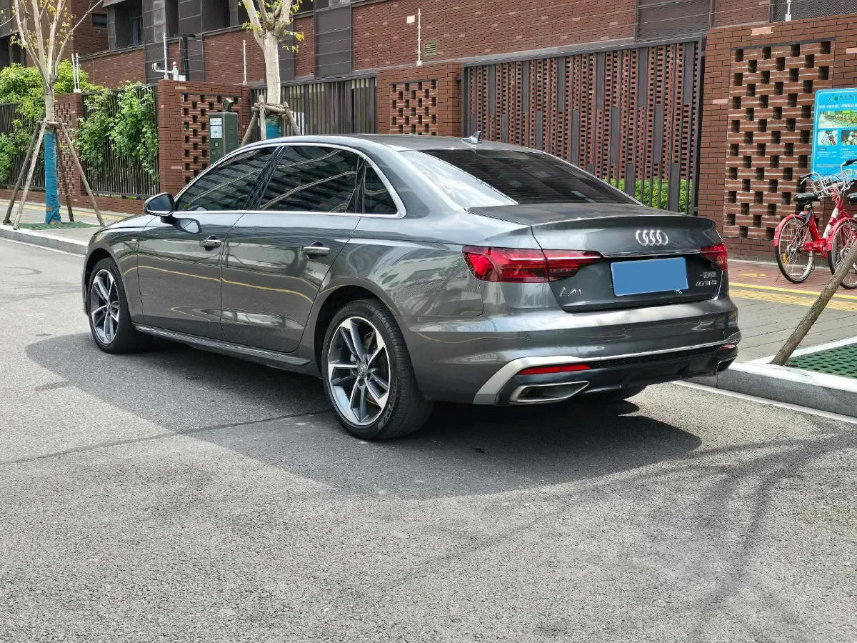 2020 Audi A4L 2.0T 190HP L4 7DCT,autocango,china used car exporter,china ev exporter,chinese used car exporter,chinese used ev exporter
