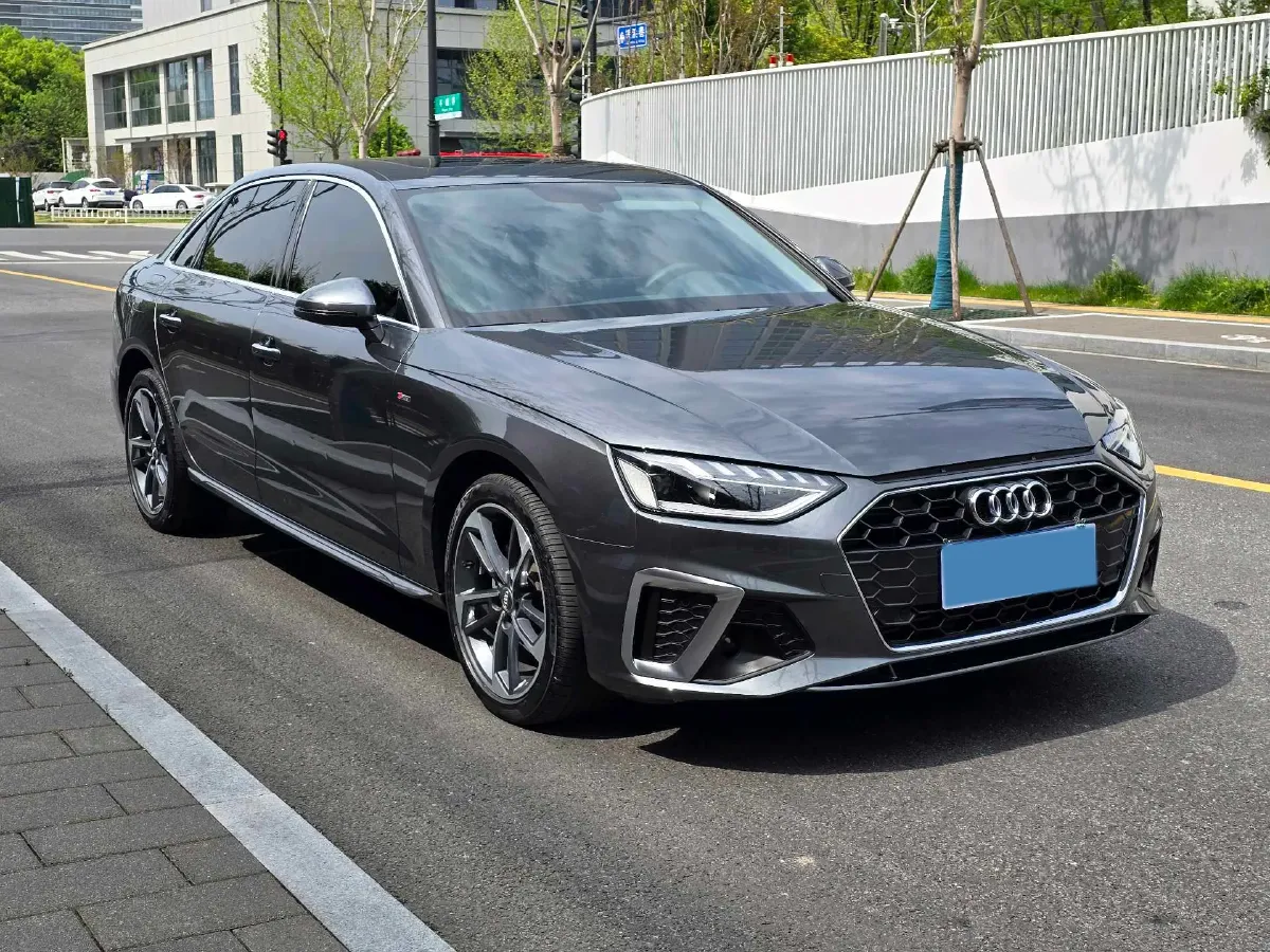 2020 Audi A4L 2.0T 190HP L4 7DCT,autocango,china used car exporter,china ev exporter,chinese used car exporter,chinese used ev exporter