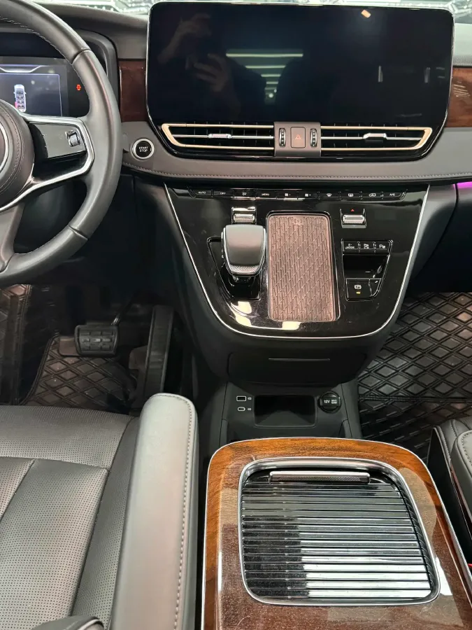 2024 HongQi HQ9 2.0T 163HP L4 1DHT PHEV 20.14KWH,autocango,china used car exporter,china ev exporter,chinese used car exporter,chinese used ev exporter