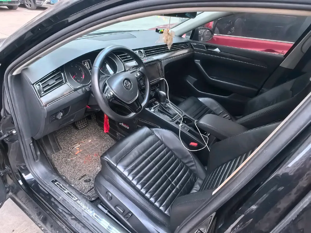 2019 Volkswagen Magotan 2.0T 186HP L4 7DCT,autocango,china used car exporter,china ev exporter,chinese used car exporter,chinese used ev exporter