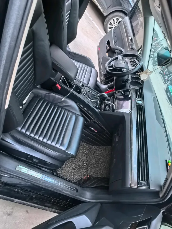 2019 Volkswagen Magotan 2.0T 186HP L4 7DCT,autocango,china used car exporter,china ev exporter,chinese used car exporter,chinese used ev exporter